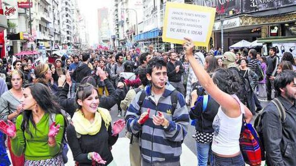 Centro Cultural San Mart�n: una sala sigue tomada, tras los incidentes con heridos de bala