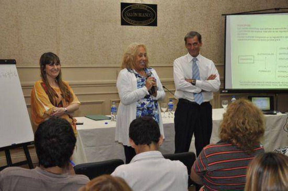 La Intendente Giroldi encabez� la Apertura de la Capacitaci�n en Procedimiento Administrativo 