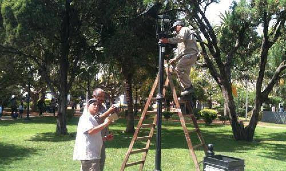 Invierten 600 mil pesos en iluminar la plaza