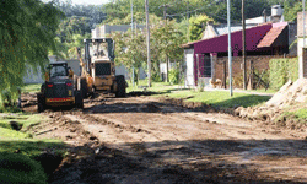 SE REALIZARON OBRAS EN LAS CALLES EN EL BARRIO CONSTANTINI 