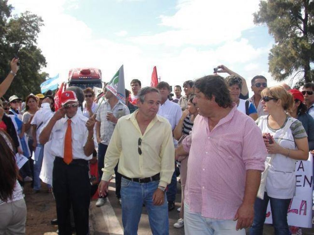 Docentes de SITECH Federaci�n levantaron el corte en el acceso a S�enz Pe�a