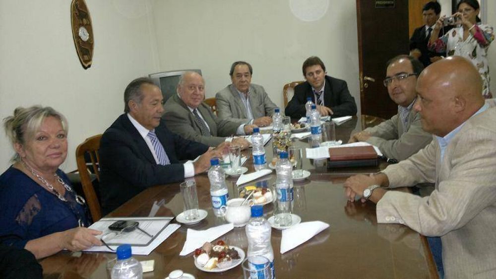 Di�logo pol�tico: un sector K plantea que se abra el registro de empresas para imprimir boletas