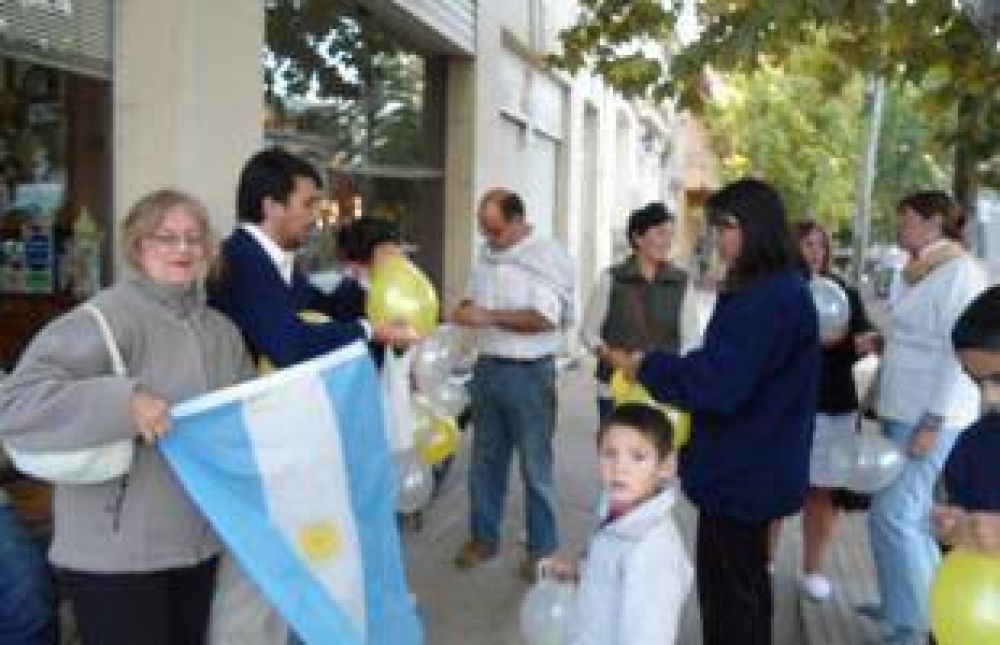 Sampedrinos realizaron una caravana por la designaci�n de Bergoglio