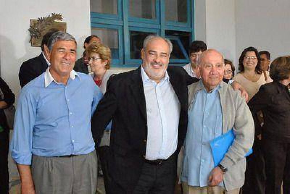 Fuerte apoyo del Gobierno Provincial a Sauce con una inversi�n cercana a los 27 millones