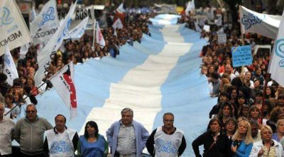 Contundente marcha contra el Gobierno