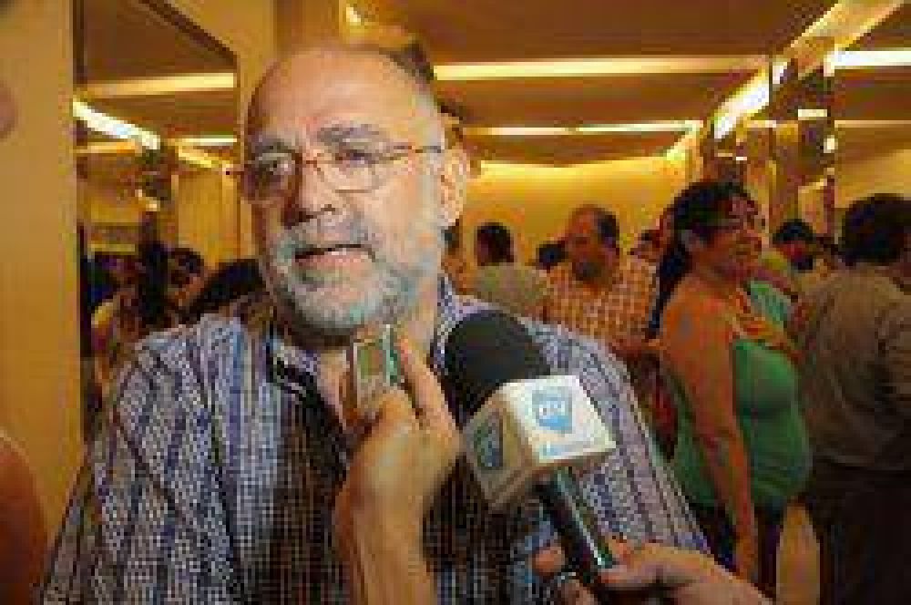 El Gobierno acus� al Suteco de convocar al paro �por razones puramente pol�ticas�