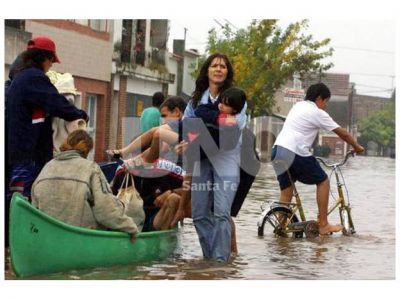 �Est�n usando la inundaci�n para hacer marketing pol�tico�