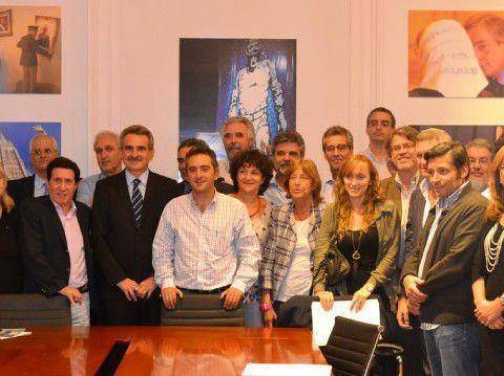 Unidos y Organizados se reuni� con el intendente D�az P�rez