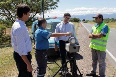M�s de 400 veh�culos fueron controlados en la ruta de acceso a Salta capital