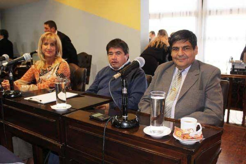 Los legisladores del FPV se cruzaron con Blanco