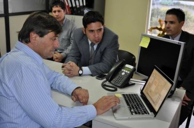 Juan Munaf� se reuni� con el secretario de Hacienda de R�o Grande, Federico Runin