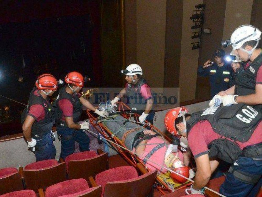 Concluy� el simulacro en el Teatro Provincial