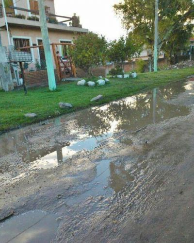 Las Canteras: vecinos denuncian que un hotel alojamiento arroja agua sucia a la calle