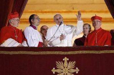 En su primer d�a, el papa Francisco, fue a rezar a la Bas�lica de Santa Mar�a