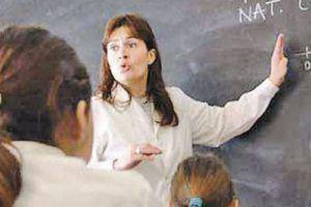 Docentes vs. padres, una lucha que no ayuda a crecer al alumno