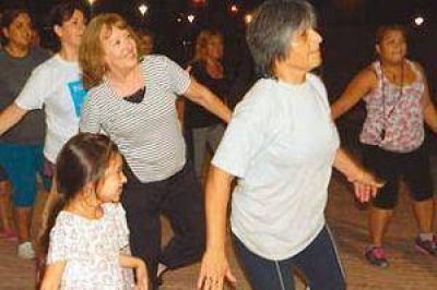Con gran �xito volvieron las Caminatas y las Plazas Saludables a los barrios
