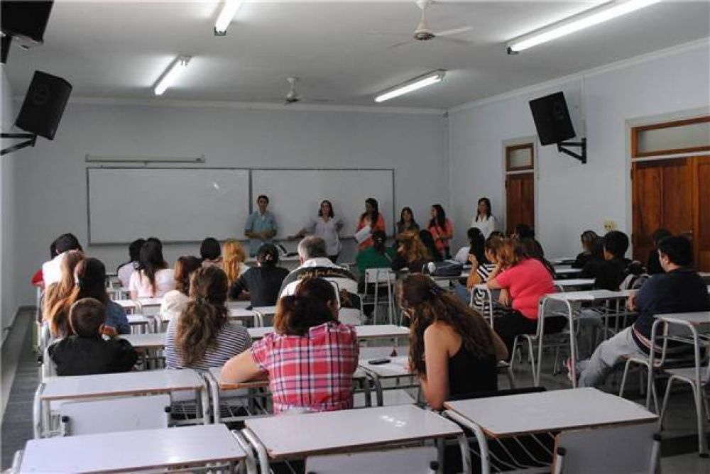 Bienvenida a los alumnos de Enfermer�a