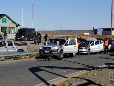 Detienen en Santa Cruz a una camioneta de la UOCRA con drogas y armas