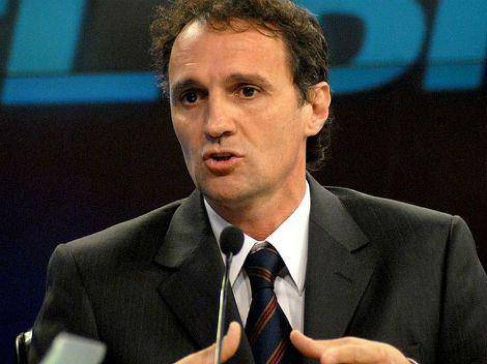 "Es bueno que la oposici�n mejore y est� a la altura de las circunstancias"