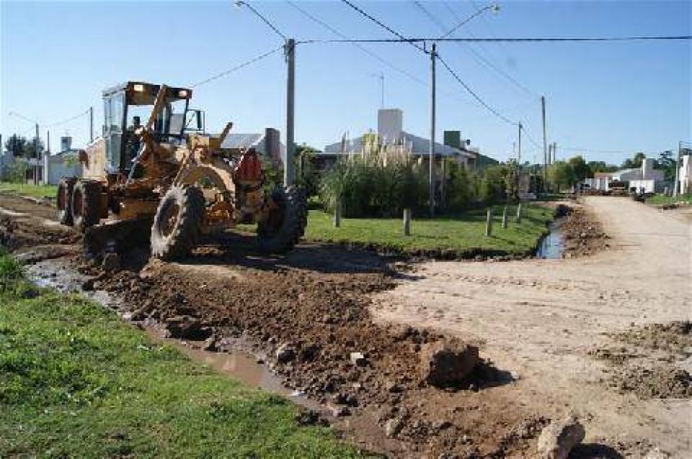 Trabajos de bacheo y mejoras en las calles del centro y los barrios