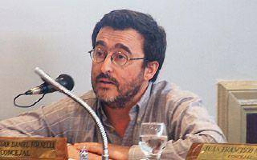 Lan�s: Fornelli minimiz� la ausencia de opositores en la sesi�n