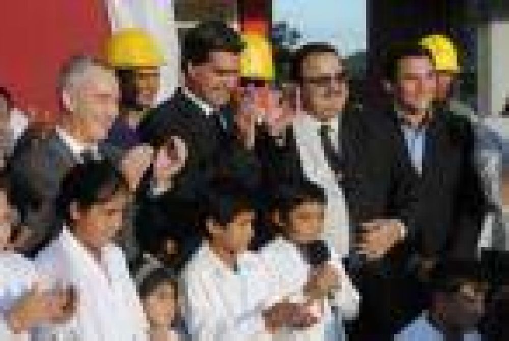 Junto a CFK, Capitanich inaugur� diversas obras que demandaron una inversi�n $ 24 millones