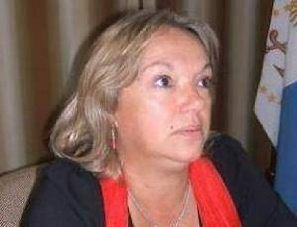 Alicia Azula asugur� que analizan junto al NEA su candidatura a senadora nacional