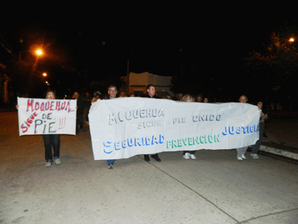 'Moquehu� sigue de pie', contin�an las marchas 