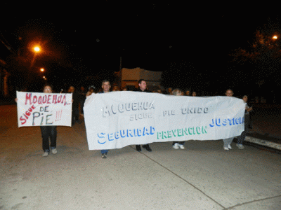 'Moquehu� sigue de pie', contin�an las marchas 
