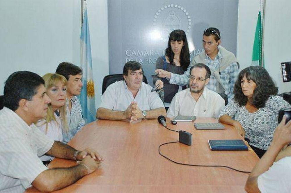 La oposici�n buscar� interpelar al ministro de Educaci�n Sergio Soto