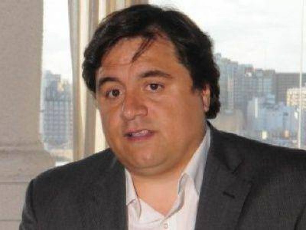 IRIART DEFENDI� LA GESTI�N DE SCIOLI EN EL CONFLICTO DOCENTE