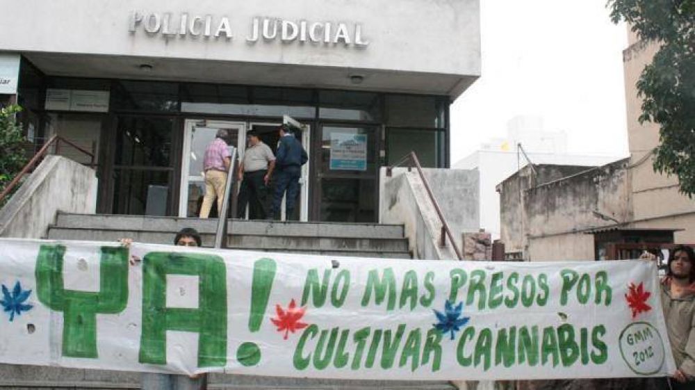 Pas� 13 d�as en la c�rcel por tener marihuana para consumo personal