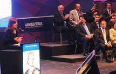 Urtubey particip� del acto encabezado por Cristina Kirchner en Tecn�polis