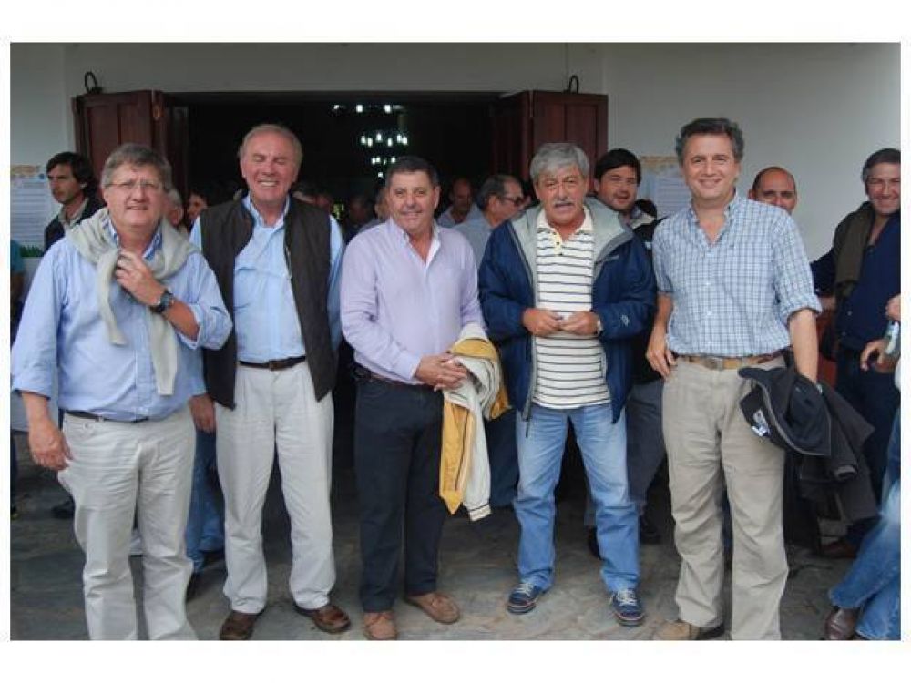 �Hay que crear una alternativa que fortalezca la democracia�