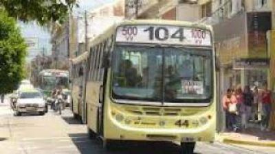 Se levant� el paro de transporte