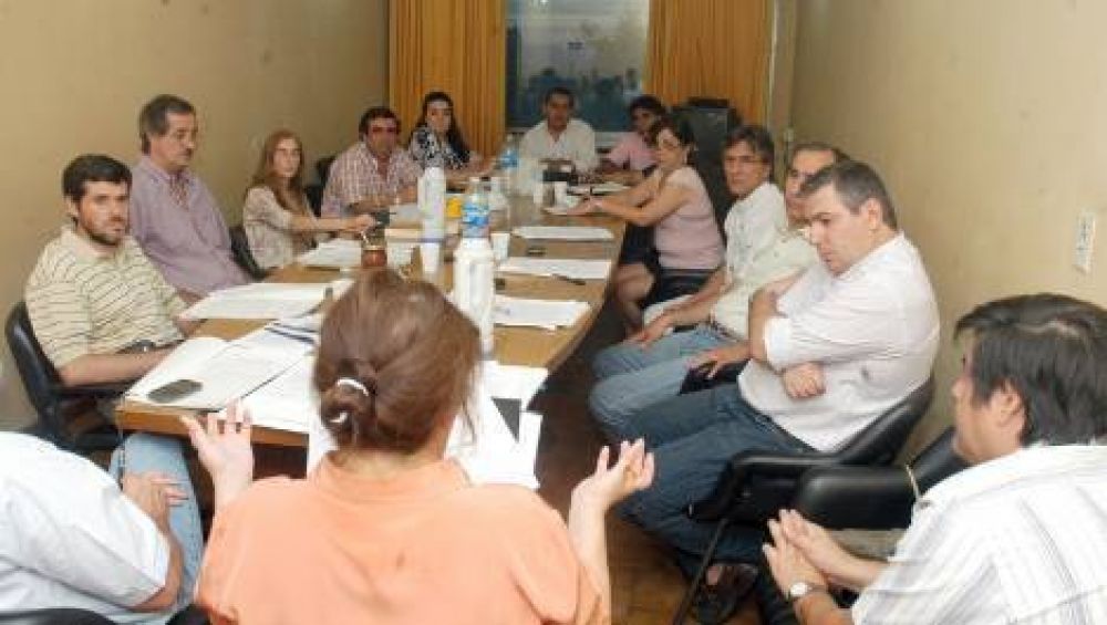Diputados acuerdan proyectos para tratar