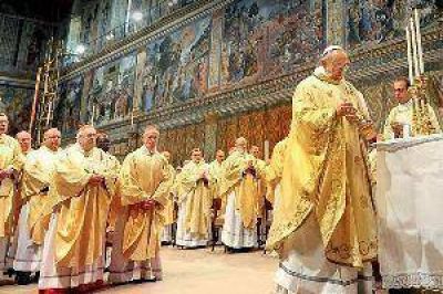 El Papa pide a los cardenales llevar una vida "irreprochable"