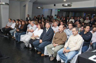 Inza particip� de la inauguraci�n de una unidad de gesti�n del Ministerio de Industria de la Naci�n