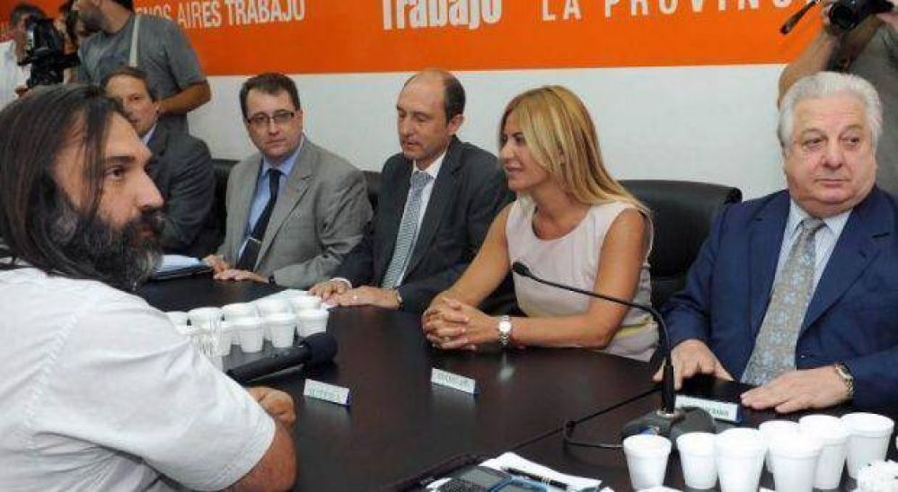 Gremios docentes rechazaron la oferta del 22.6% de Scioli y anuncian nuevos paros
