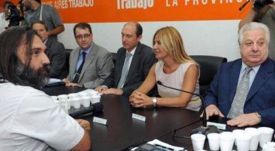 Gremios docentes rechazaron la oferta del 22.6% de Scioli y anuncian nuevos paros