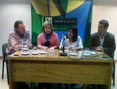 Con matices cr�ticos, otra opci�n a plan de Quiroga
