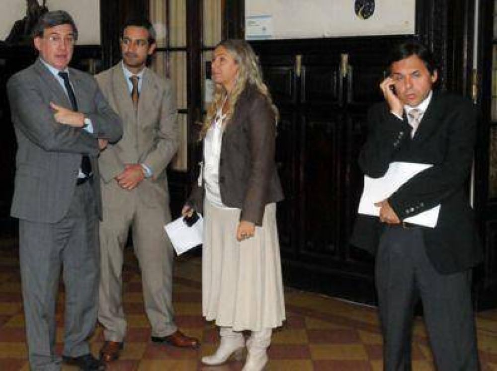 La sesi�n termin� en esc�ndalo