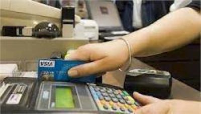 Por cada 10 pesos de compra los bancos se quedan con 2