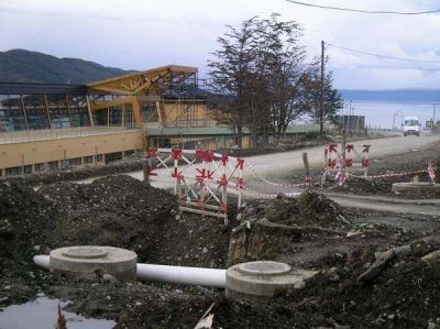 Ocupantes de Andorra impiden la continuidad en la colocaci�n de obras agua y cloaca