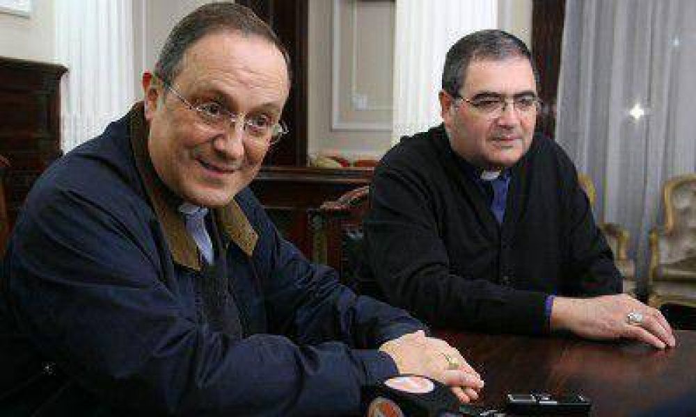 "El papa Francisco viene a renovar la Iglesia", afirm� el arzobispo Carlos Mar�a Franzini