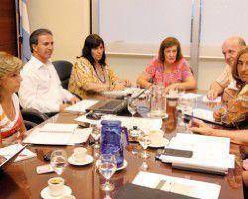 Con expectativas de acuerdo, hoy los docentes y Educaci�n reanudan paritarias