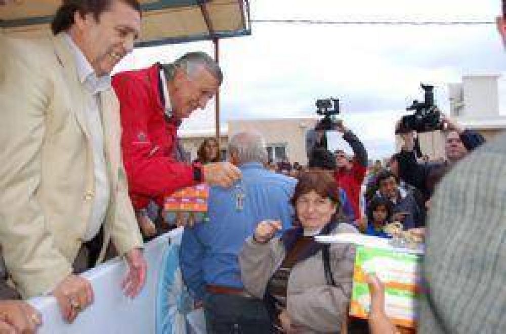 Albard�n: Con el barrio Juan Pablo II son 1305 las viviendas construidas