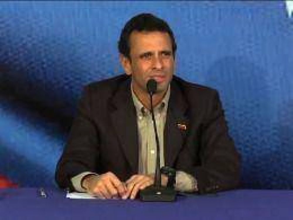 Capriles quiere debatir y Maduro dice que aceptar� �si viene con respeto�