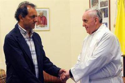 Scioli: "Recib� duras cr�ticas por seguir vi�ndolo al papa Francisco"