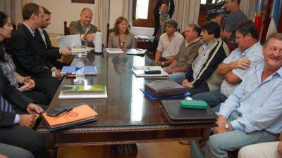 El acuerdo salarial fomenta la interna gremial 